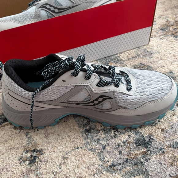 Saucony sneakers - Picture 2 of 3